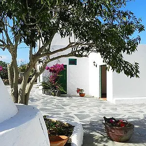 https://casa-emerenciana.in-canary-islands.com