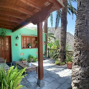 https://casa-rural-las-palmeras.in-canary-islands.com
